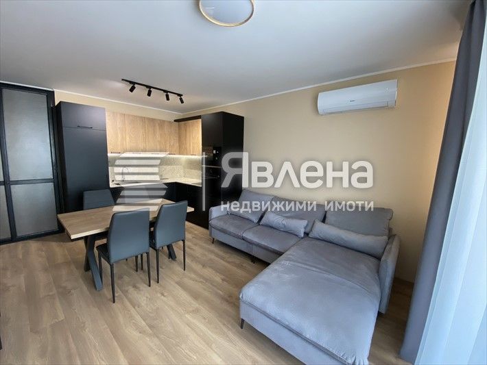 Дава се под наем Тристаен апартамент в Варна, Бриз - 95 кв.м за 1000 € - Снимка #1