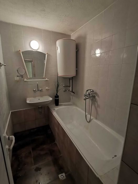 Дава се под наем Тристаен апартамент в Бургас, Лазур - 91 кв.м за 561 € - Снимка #5