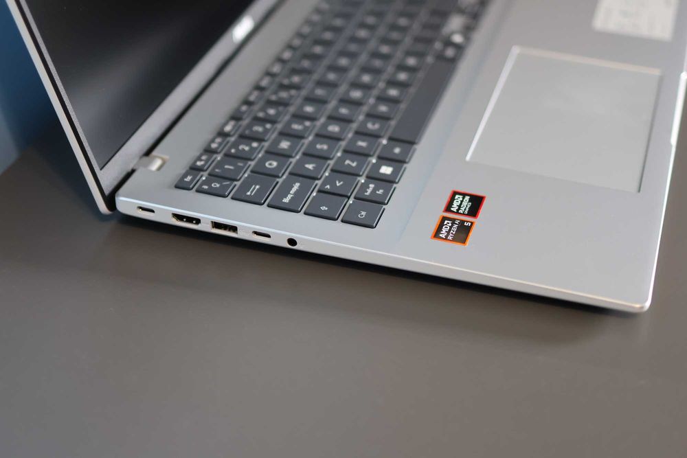 Laptop Asus Vivobook M1607k