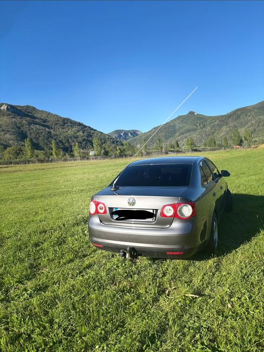Vând Volkswagen Jetta!