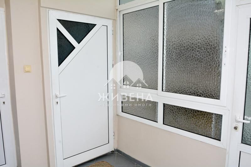 Дава се под наем Четиристаен апартамент в Варна, ВИНС - 121 кв.м за 1300 € - Снимка #9