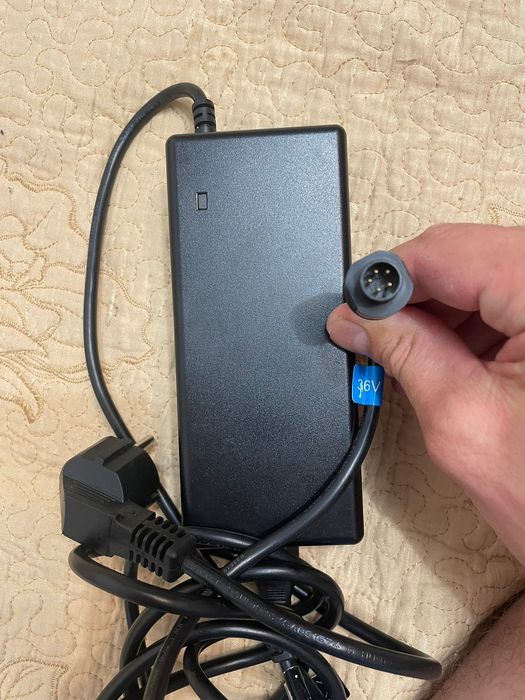 Incarcator 36v 48v ebike