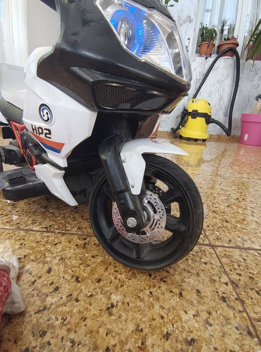Vând motoreta HP2