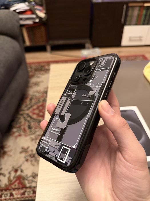 Безупречен IPhone 15 pro 256 gb