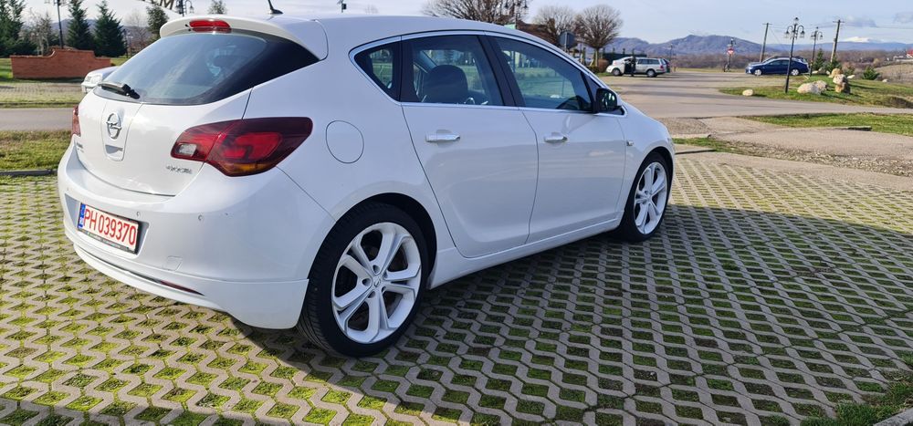 Opel Astra J 1.7 CDTI - 131 CP - SPORT EDITION