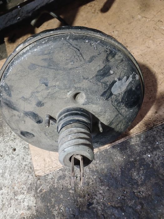 Тормозной вакуум Мерседес 124 с ABS