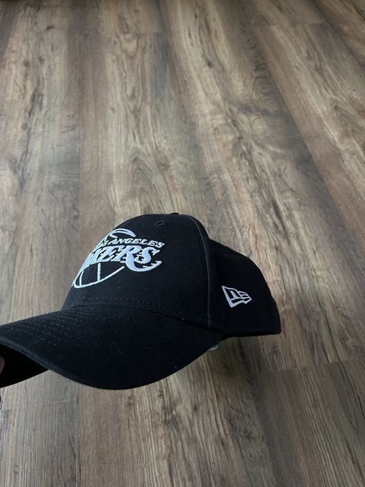 Шапка New Era LA Lakers 9FORTY – черна