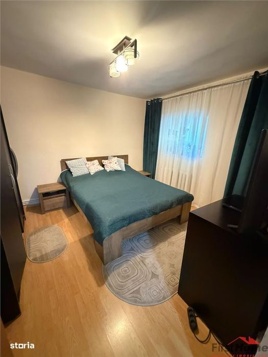 Apartament 3 camere, renovat, Supeco , etaj 4 cu acoperis