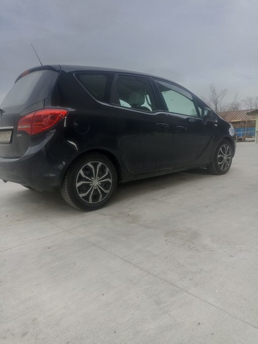 Опел Мерива Б -2010 г.