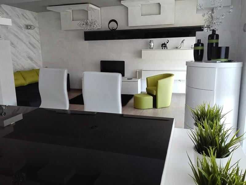 Дава се под наем Тристаен апартамент в Пловдив, Мараша - 112 кв.м за 518.67 € - Снимка #1
