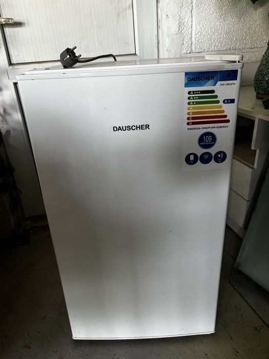 Продам компактный холодильник DAUSCHER DRF-090DFW