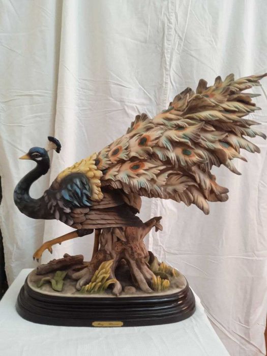 Подарок статуэтка Фигура "Павлин" для украшения интерьера.