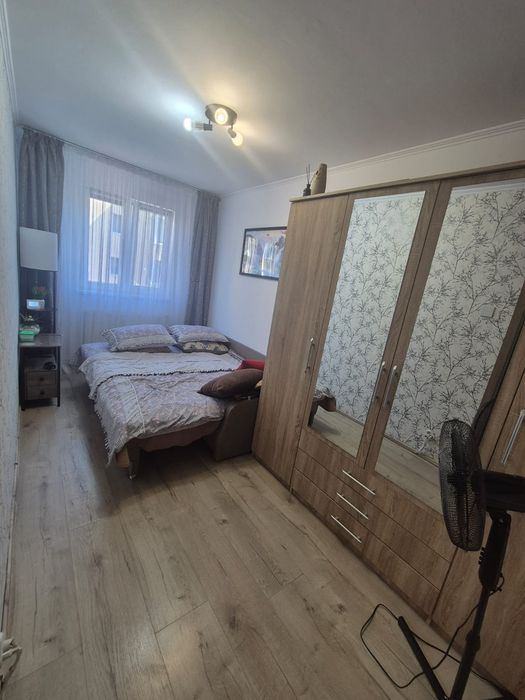 Vand apartament 3 camere