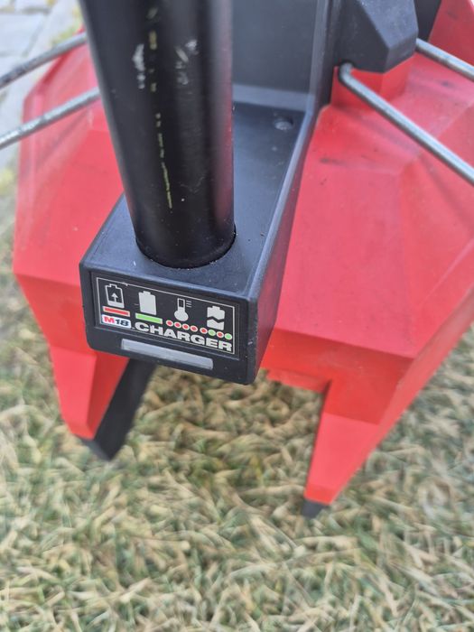 Turn de iluminat Milwaukee