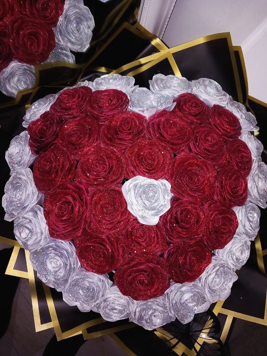 Trandafiri din satin.