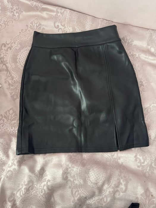 Кожаная юбка.