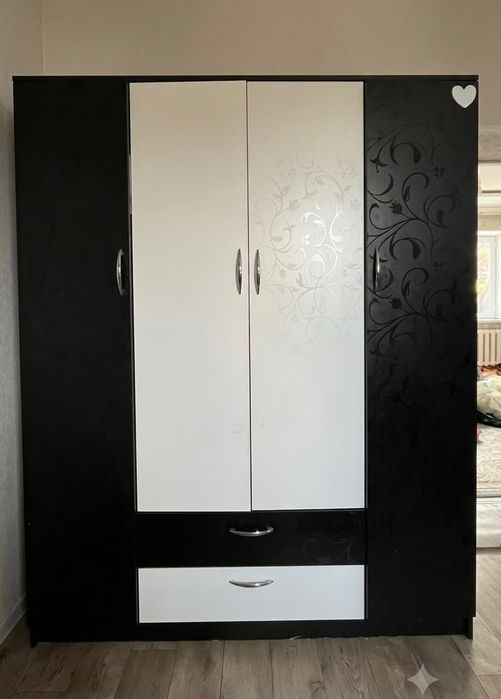 Шкаф и кровать  срочно продам