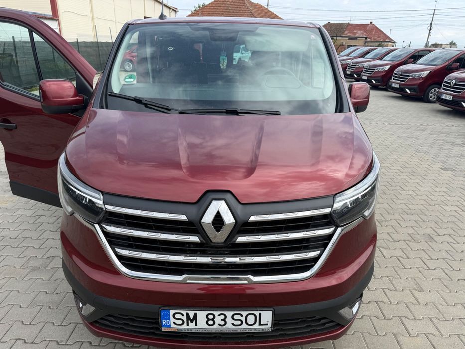 De Vanzare Renault Trafic 8+1 2023