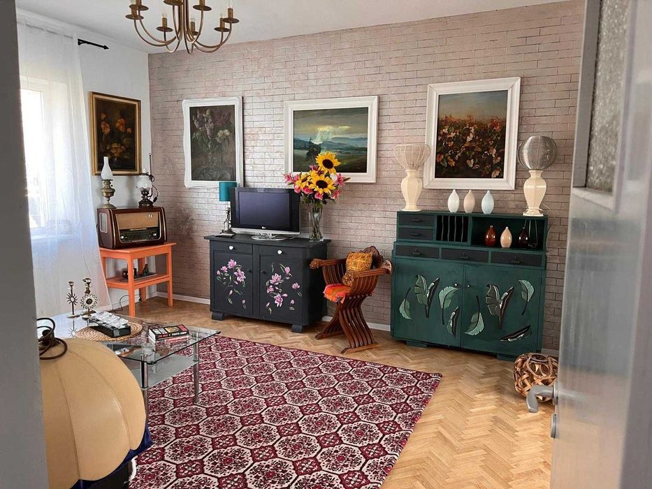 VIND Casa zona centrala P+1E+Garaj+Demisol Tehnic