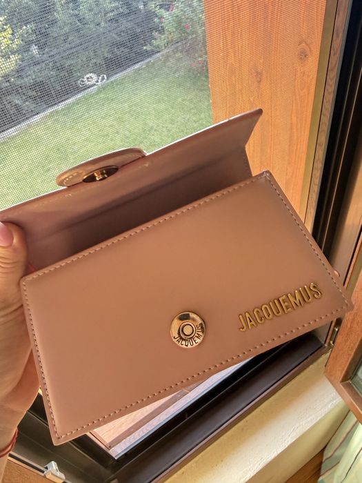Чанта Jacquemus mini в отлично състояние, носена е 1 път на повод