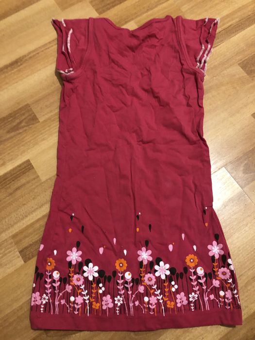 Червена рокля