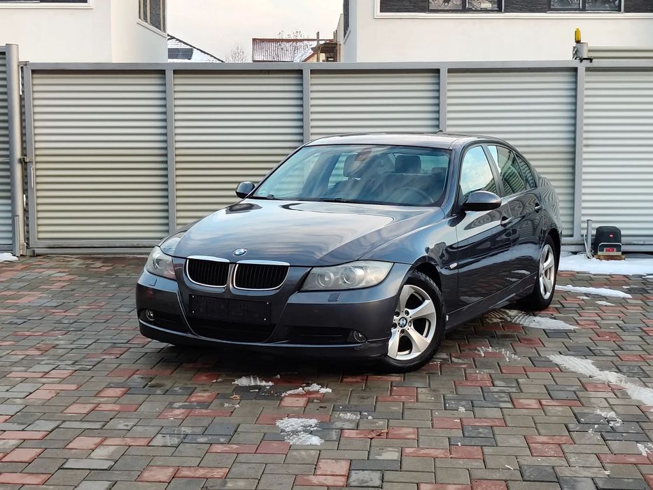 BMW Seria 3 Xenon/scaune sport semi piele/Keyless Go/Pilot automat