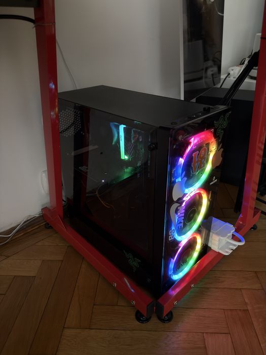 Setup Gaming PC - Monitor - Birou - Mouse - Tastatura