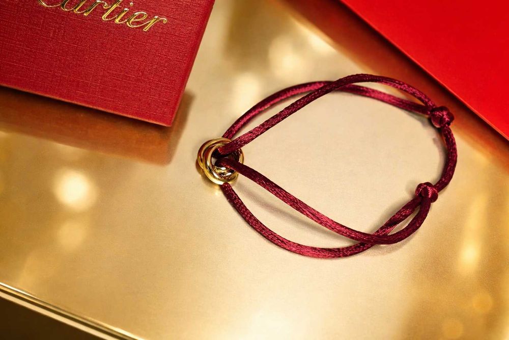 cartier гривна със златни кръгове унисекс червена против уроки картиер