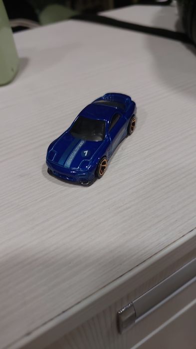 Продам гараж с машинками хотвиллс.