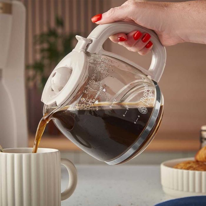 Шварц кафемашина Russell Hobbs, Brontë Stone, 1.25л, 1100W, технология WhirlTech, поддържане на топлината, стъклена кана, лек ДЕФЕКТ