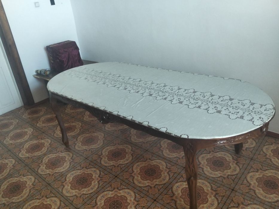 Стол новый без царапин