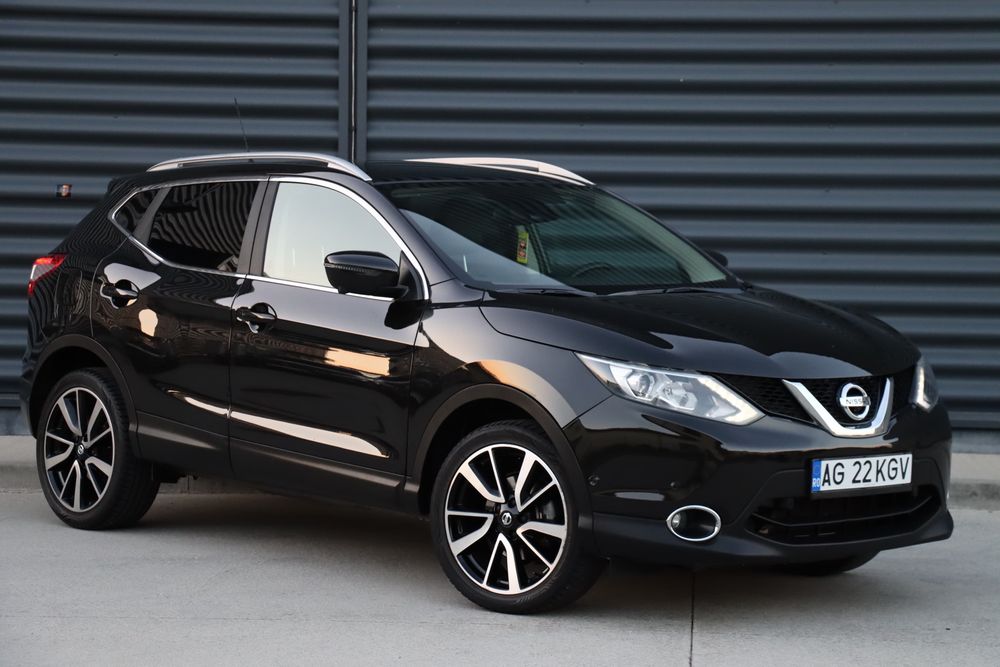 Nissan Qashqai Tekna / camere 360 / panoramic / piele / blind spot / lane assist