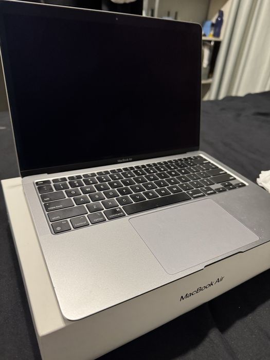 Продаю Macbook air m1