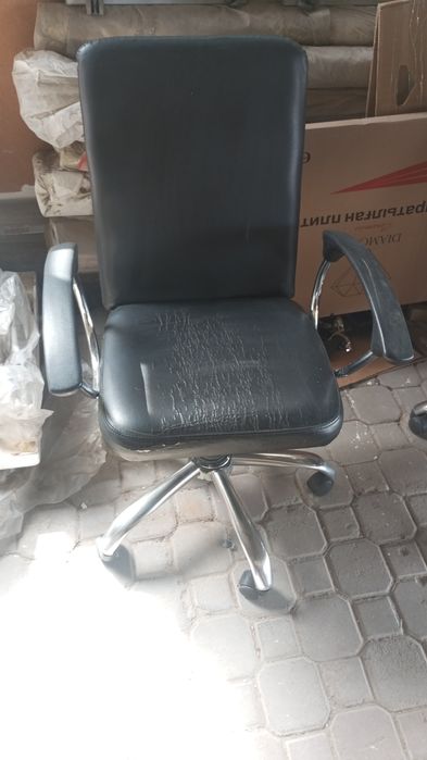 Кресло черное б/у