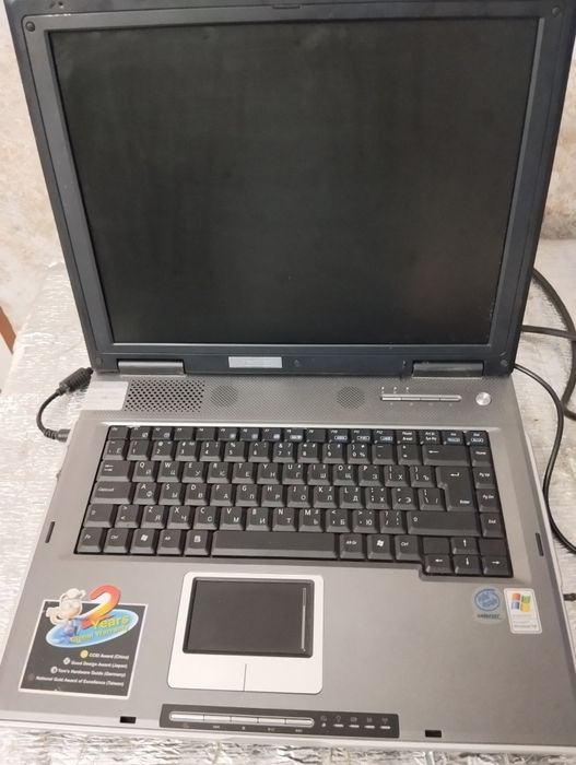 Noutbuk asus sotiladi