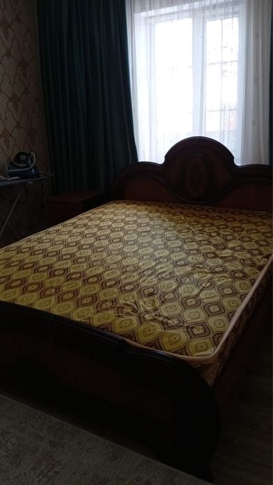 Продам кровать и тумбочку