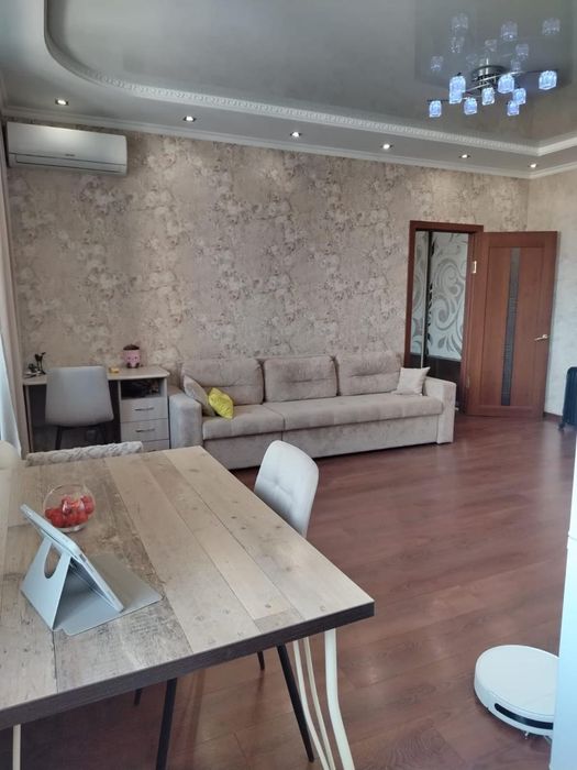 Продам 2к в центре 3/4