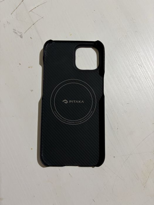 Vand /schimb husa Carbon —iphone 15