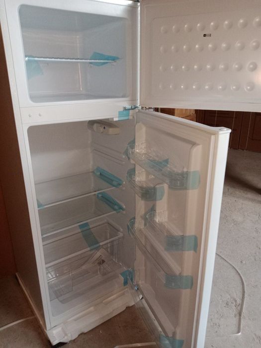 Двухкамерный холодильник