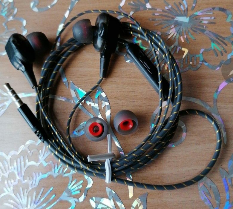 Нушники проводные и блютуз