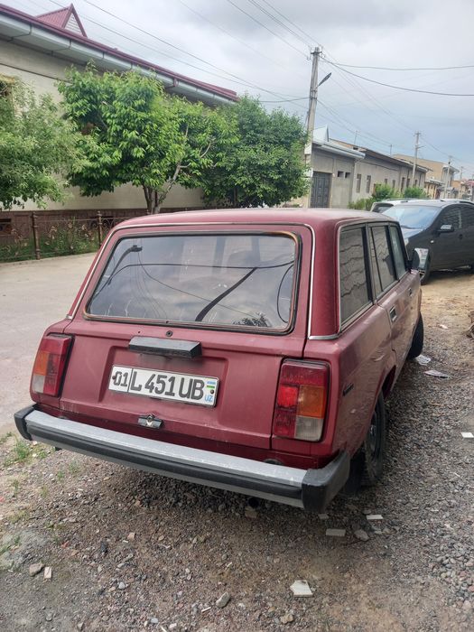 Jiguli VAZ 2104 Qizil