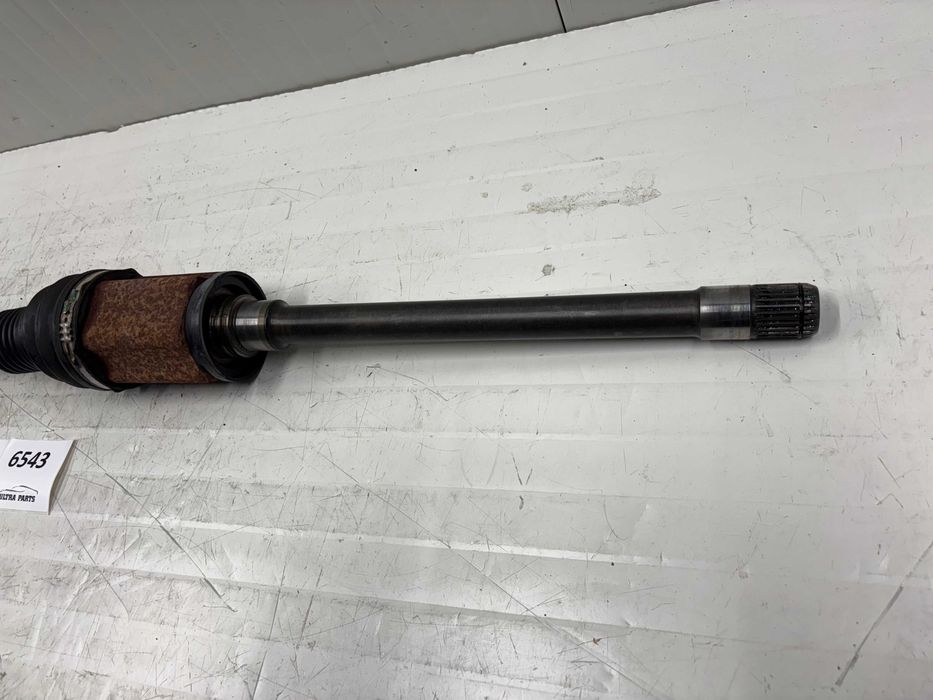 Предна дясна полуоска БМВ Ф10 Ф11 Ф06 Ф12 Ф13