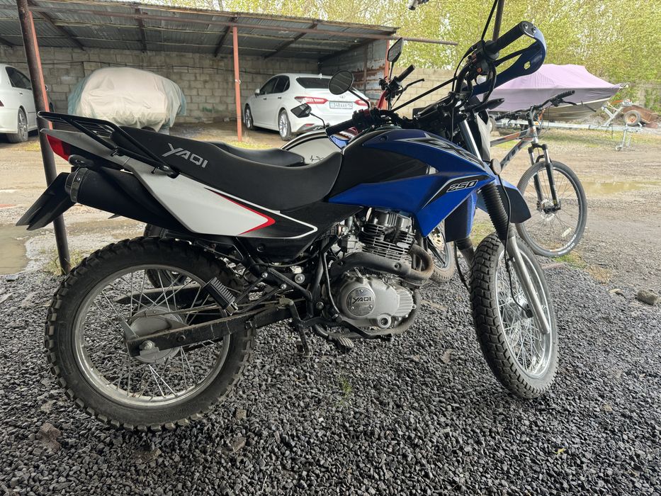 Продам мотоцикл эндуро 250 кубов