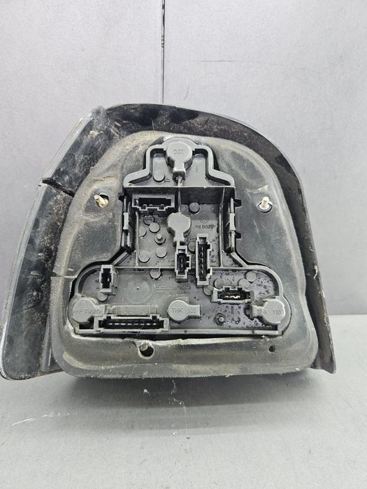 Lampa / Tripla stop dreapta pe aripa Volkswagen VW Golf 2005