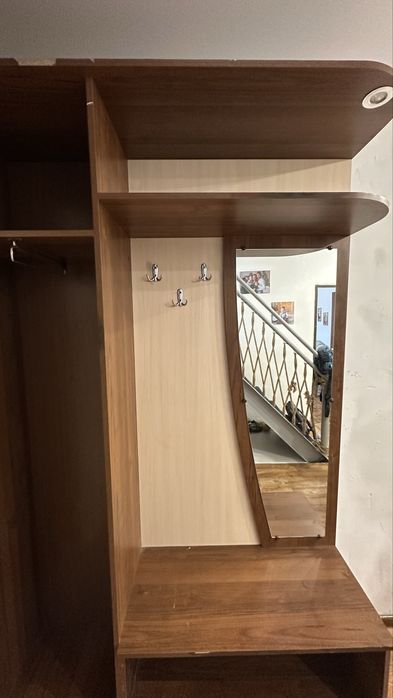 Продаем прихожку