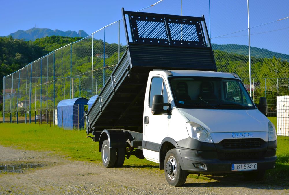 Iveco Daily 2012 basculabil pe 3 parti