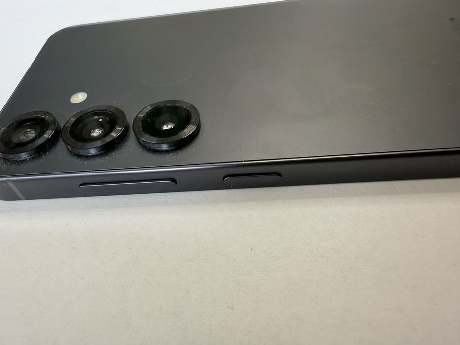 Samsung s25 12/256 gb!Перфектен! 3цикъла батерия!