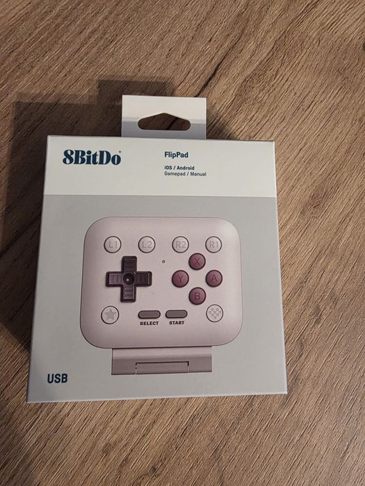 8Bitdo Flippad Геймпад за телефон