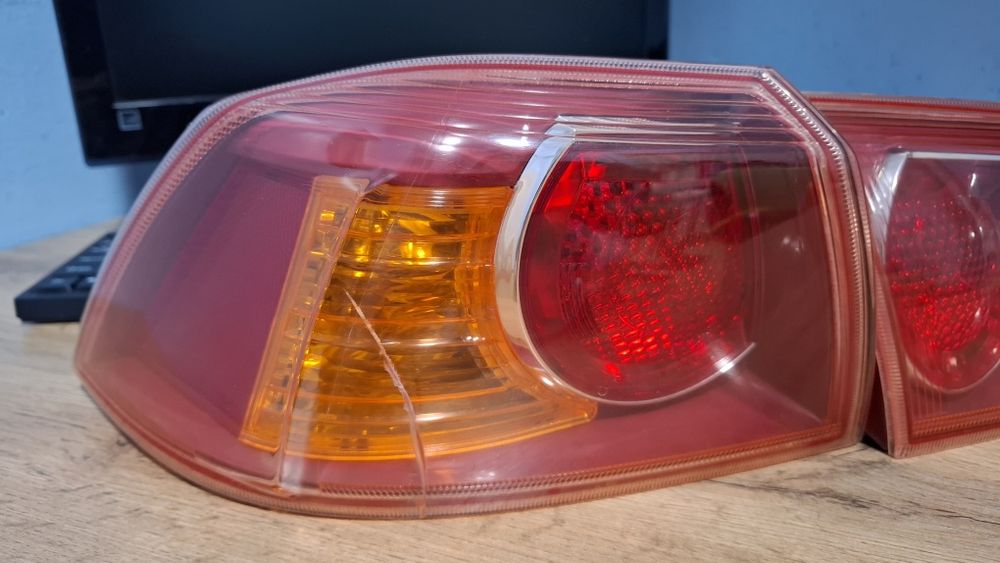 Заднии Стопы Фары Митсубиси Ланцер 10