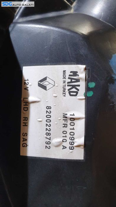 Far Dreapta cu Defect Renault Clio 2 1998 - 2012 Cod 8200228792